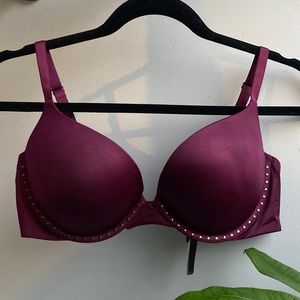 Victoria’s Secret very sexy embellished push-up bra. 34DD.